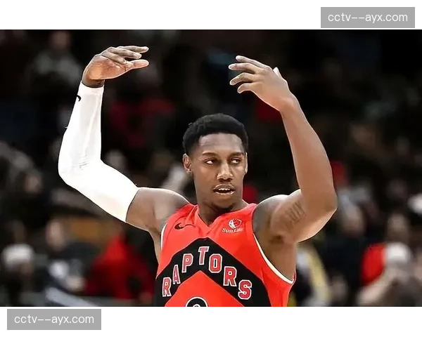 通讯：猛龙队启用新进攻体系后，球队场均传球次数上升但助攻率反而小幅下滑。